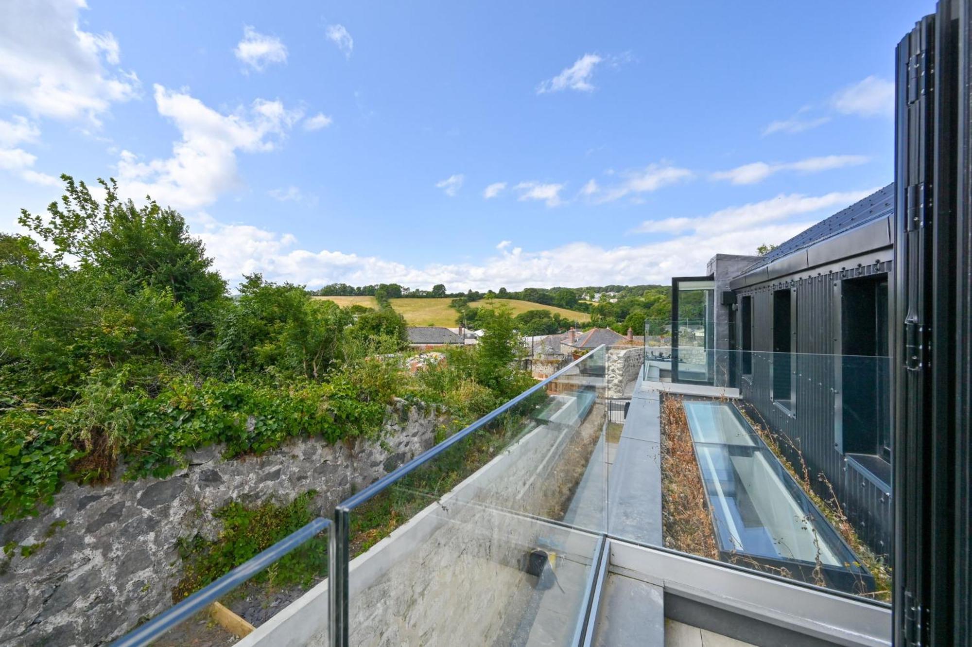 1 The Nest - Luxury Modern House Nr Beach & Bars With Sea Views & Free Parking Villa Charlestown  Buitenkant foto