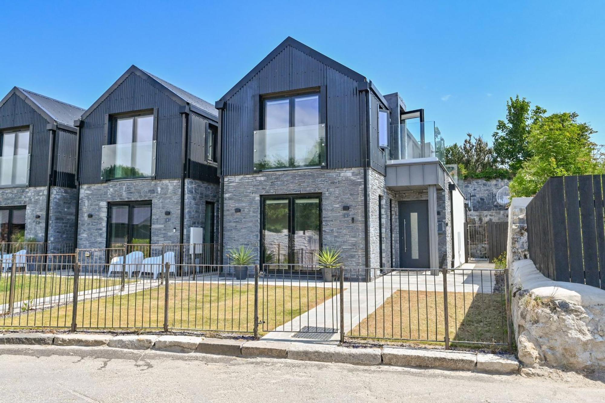 1 The Nest - Luxury Modern House Nr Beach & Bars With Sea Views & Free Parking Villa Charlestown  Buitenkant foto